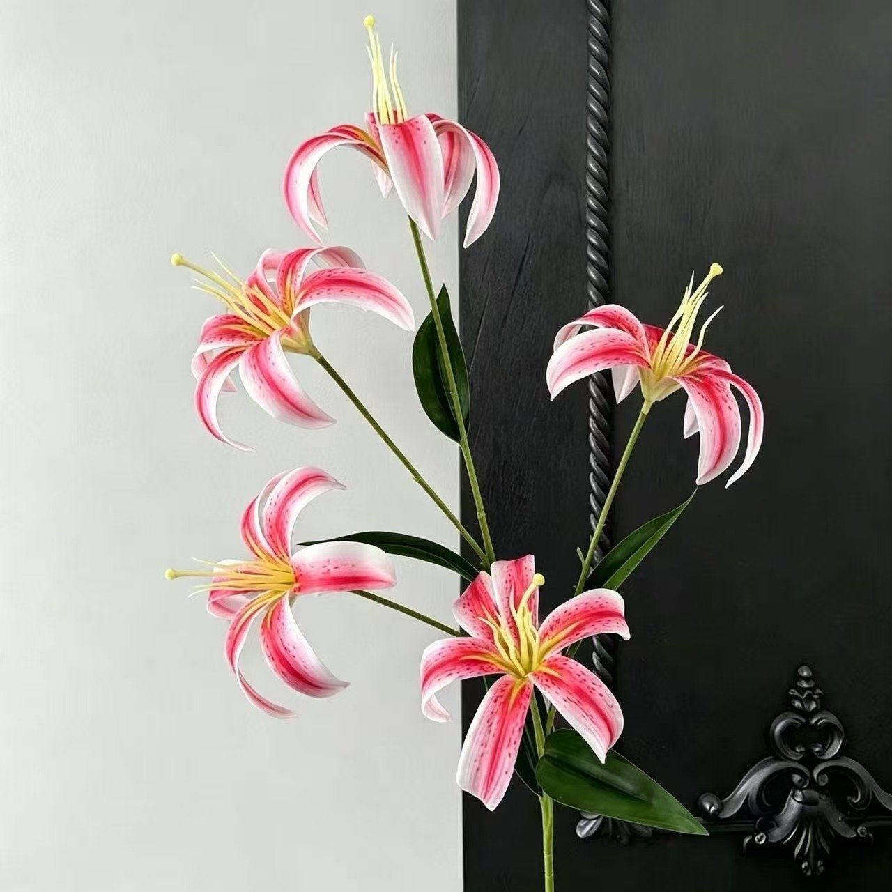 Wholesale 5-Head Golden Gloriosa (Jialan) Lily Spray | 3D Printed Flame Lily Stems for Wedding Road Guides & Landscaping O1CN01TAktw41MCKqjUfzoq 2214141791398 0 Cib